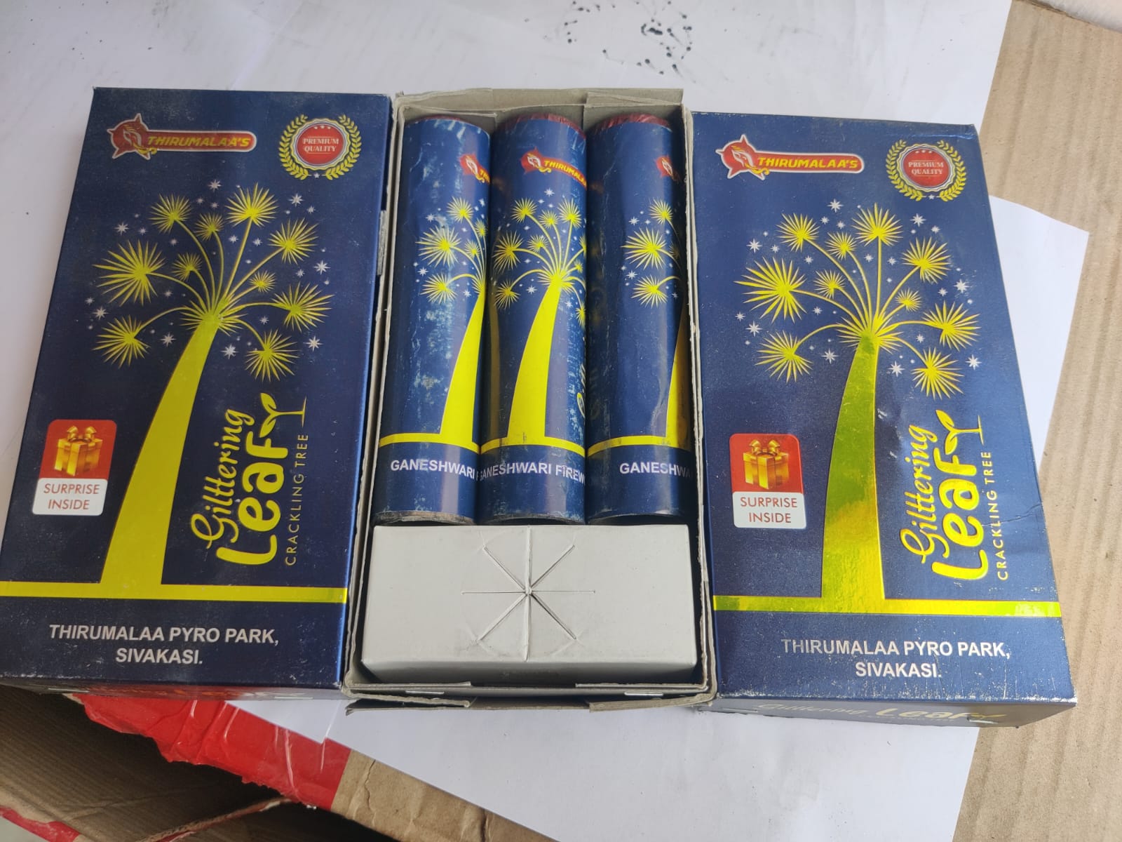 GILITTERING LEAF ( 3 PCS)